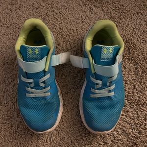 Girl’s Under Armour sneakers